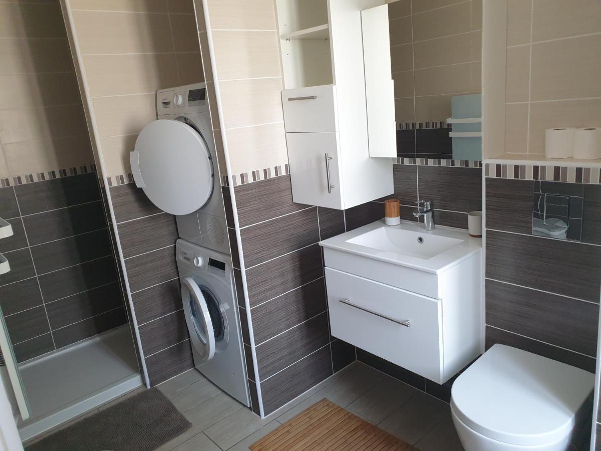 Вілла "L'Etape Normande" Gite 70M2 Terrasse Terrain Clos 500 M2 3 Voitures Grand-Couronne Екстер'єр фото